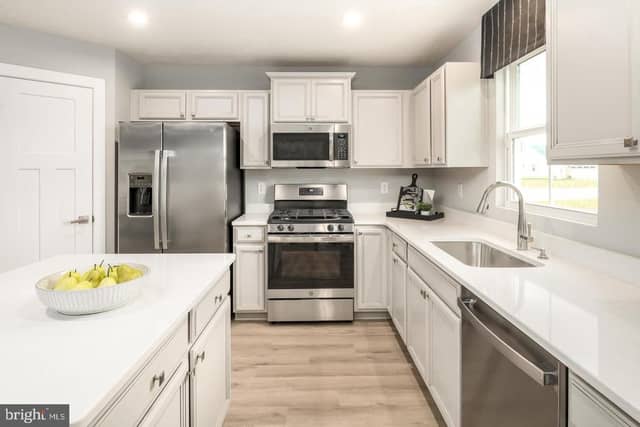 724 Mina Circle photo 5