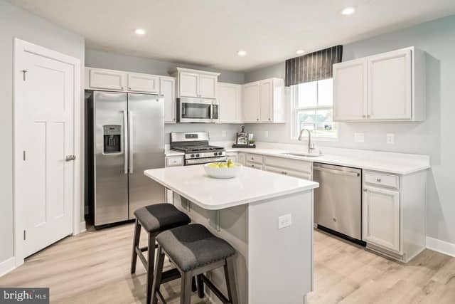 724 Mina Circle photo 8