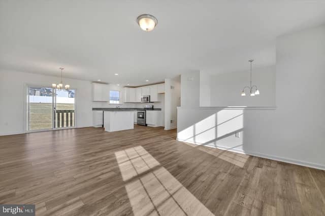 1640 Falcon Lane # 241 photo 2