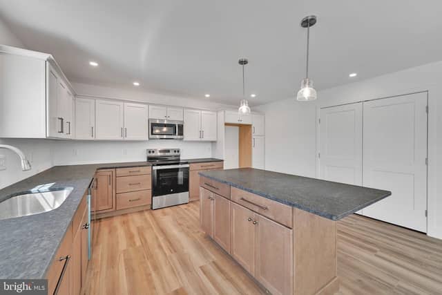 327 W Fritz Avenue photo 10