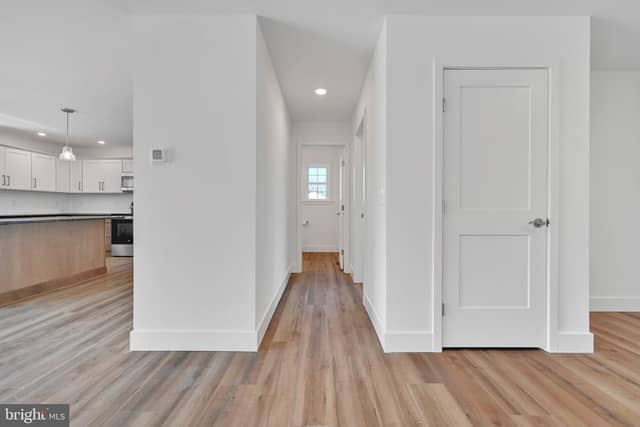 327 W Fritz Avenue photo 3