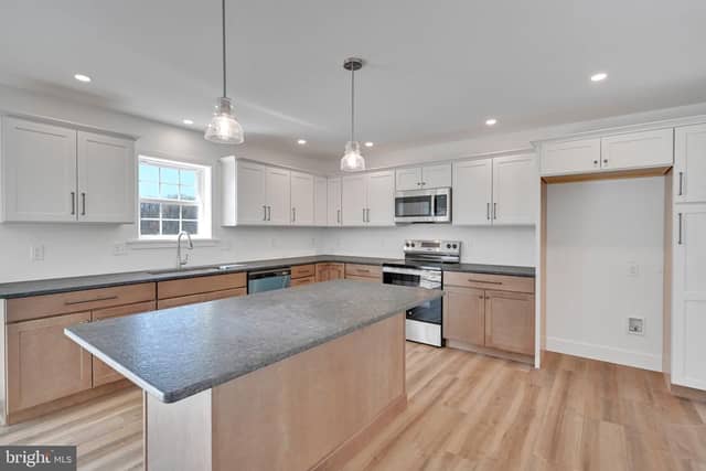 327 W Fritz Avenue photo 8