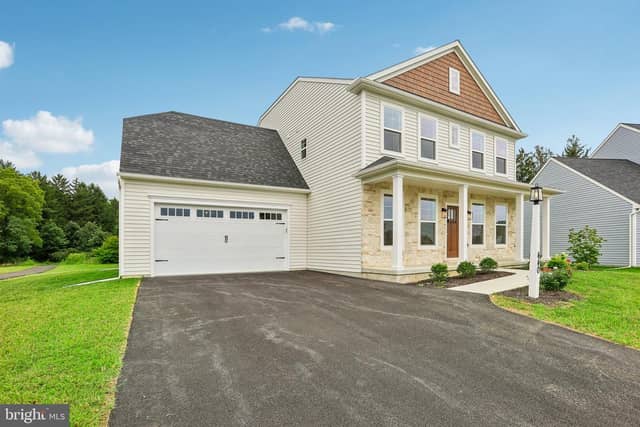 440 Parkside Way photo 3