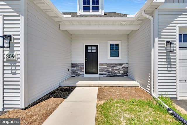 309 Ridgefield Drive photo 3