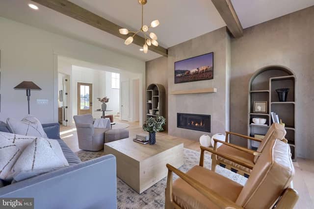433 Jamesfield Drive photo 4