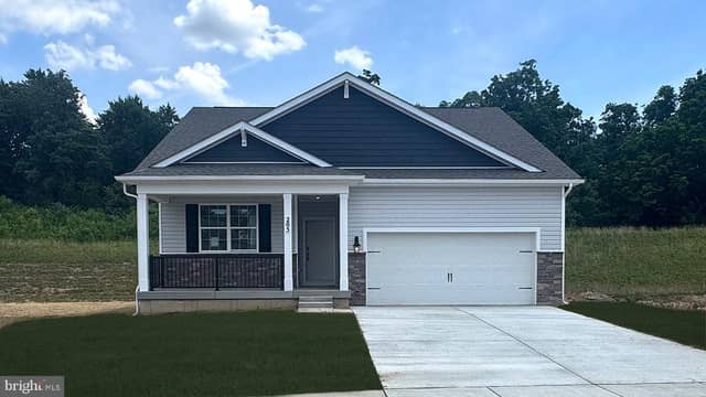 205 Lindsey Drive photo 2