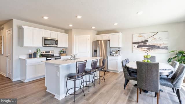 205 Lindsey Drive photo 4