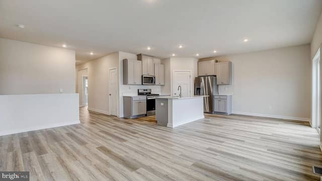 205 Lindsey Drive photo 7