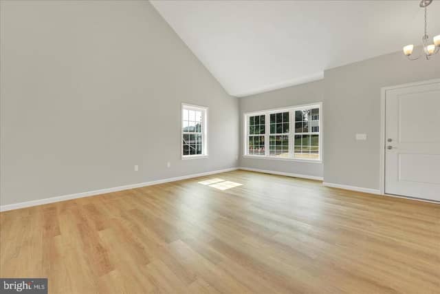 231 Pilgrim Drive photo 2