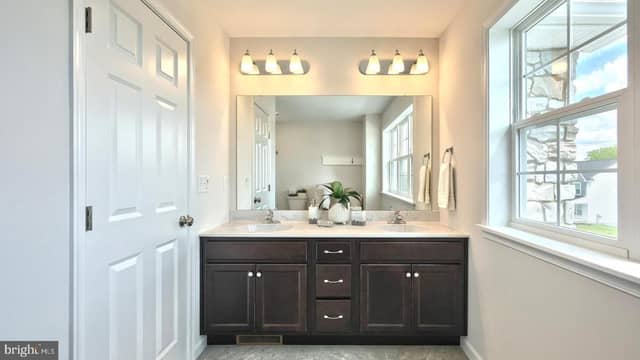 100 Flint Drive photo 6