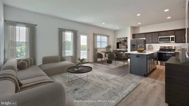 6 Arcadia Drive photo 2