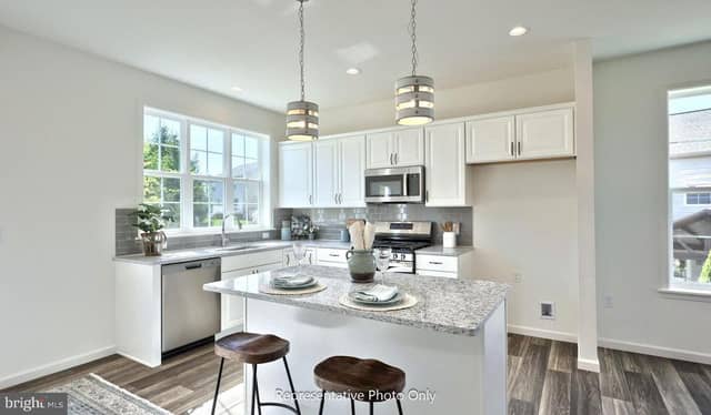 33 Arcadia Drive photo 8