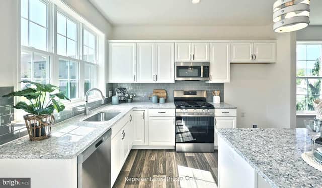33 Arcadia Drive photo 9