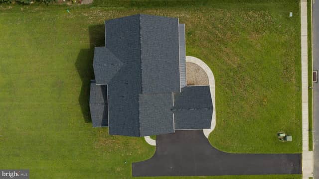 513 Cheltenham Court photo 6
