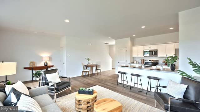 24 N Conifer Drive photo 3