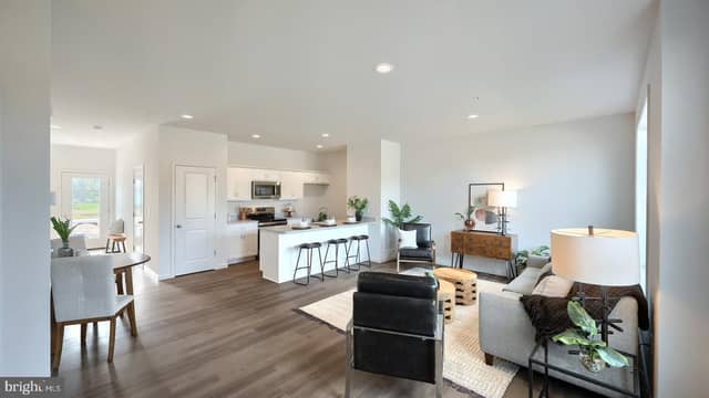 24 N Conifer Drive photo 8