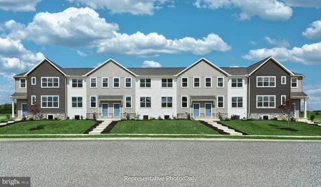 28 N Conifer Drive, Elizabethtown PA new construction home