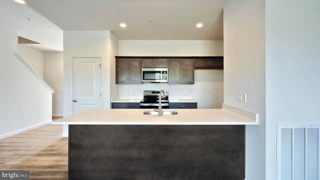 28 N Conifer Drive photo 11