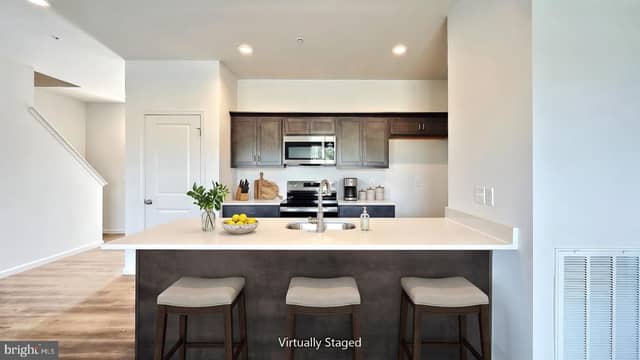 28 N Conifer Drive photo 4