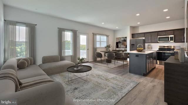 28 Arcadia Drive photo 2