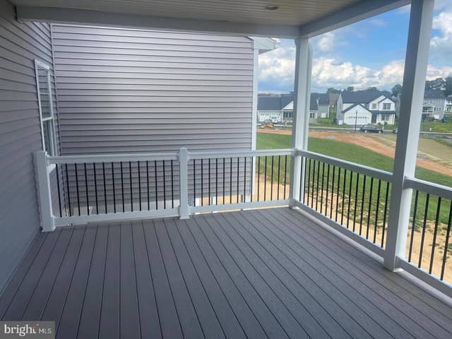 320 Ridgefield Drive photo 4