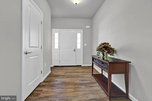 316 Ridgefield Drive photo 3