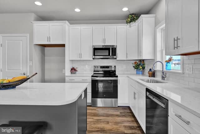316 Ridgefield Drive photo 5