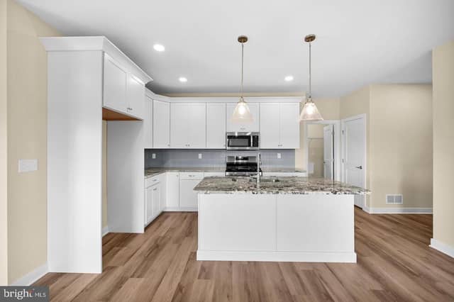 380 Ridgefield Drive photo 5