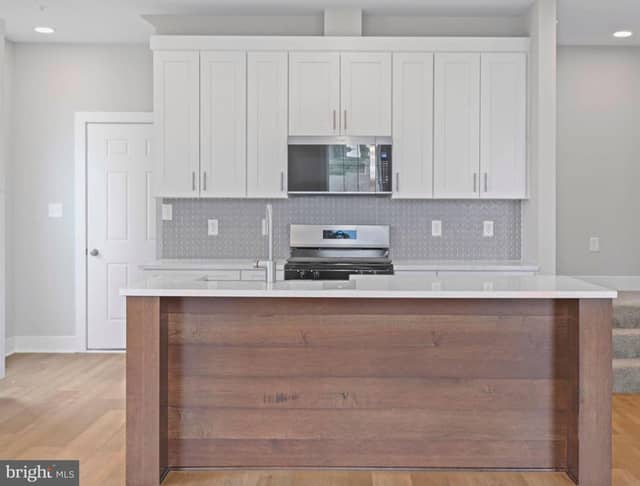 1128 Alden Street photo 4