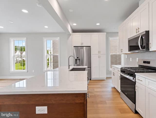 1128 Alden Street photo 5