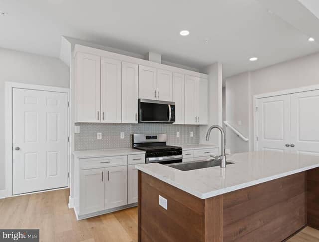 1128 Alden Street photo 8