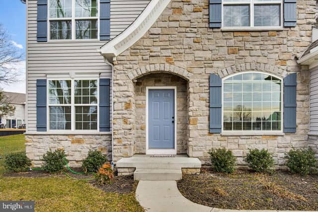 1525 Village Road photo 3