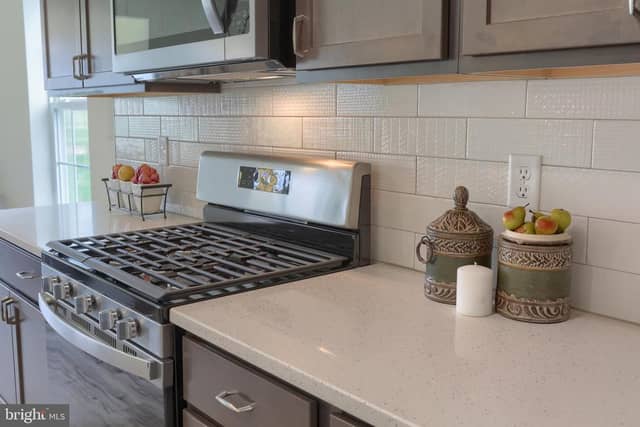 01 Gardenia Lane photo 3