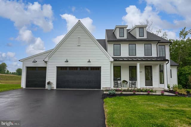 421 Cannon Way photo 2