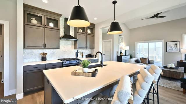 46 Canterbury Lane photo 5