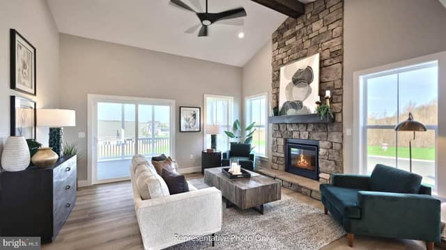 46 Canterbury Lane photo 8