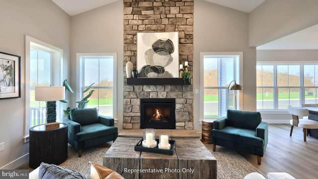 46 Canterbury Lane photo 9
