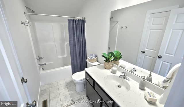 125 Alexandria Drive photo 2