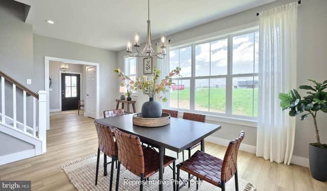 536 Stone Gate Boulevard photo 9
