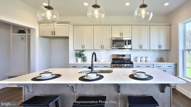 39 Canterbury Lane photo 11