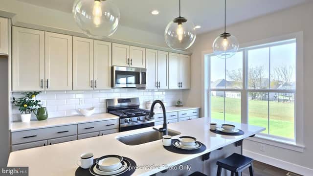 37 Canterbury Lane photo 10