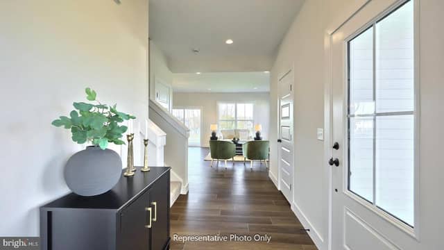 52 Canterbury Lane photo 7