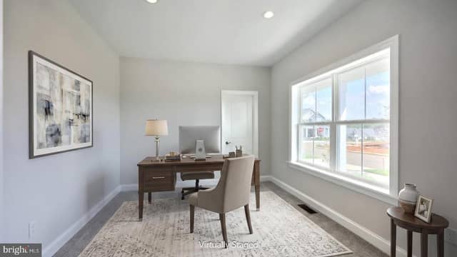 528 Winding Creek Boulevard photo 6