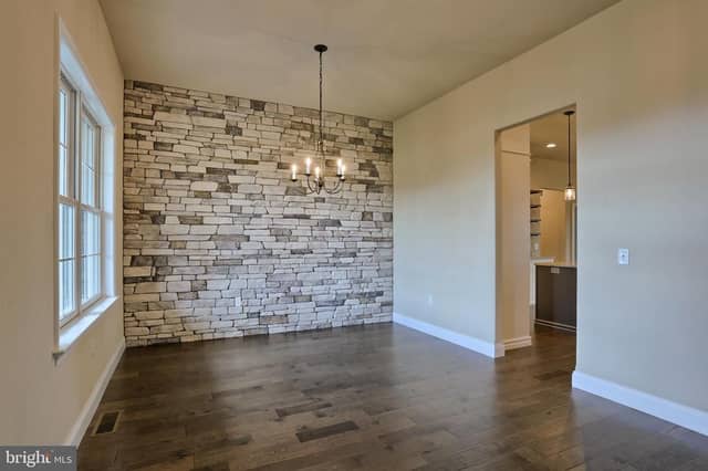 022 Starlight Lane photo 5