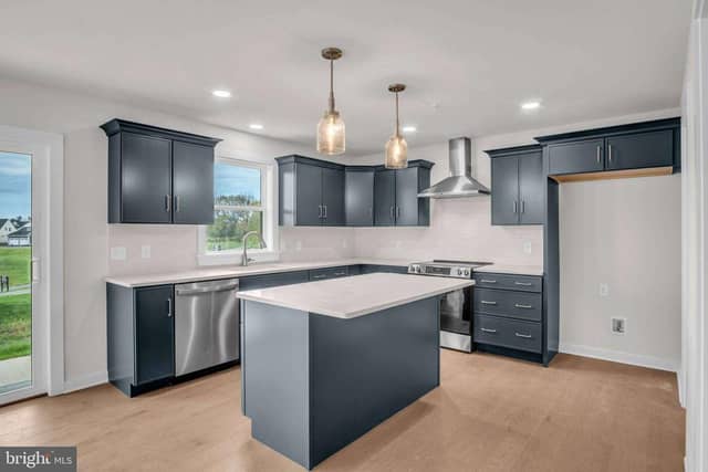 115 Candler Way photo 3