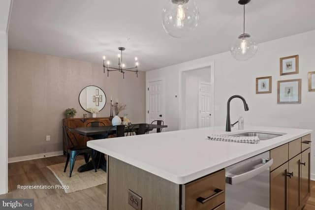 108 Candler Way photo 11