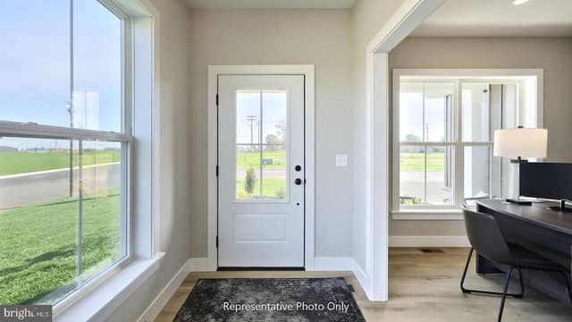 49 Canterbury Lane photo 3