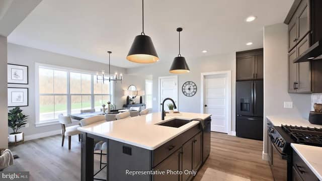 51 Canterbury Lane photo 7