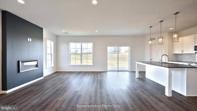 45 Canterbury Lane photo 2