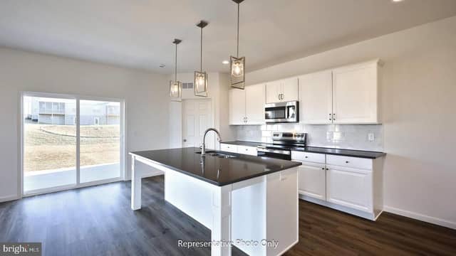 45 Canterbury Lane photo 6